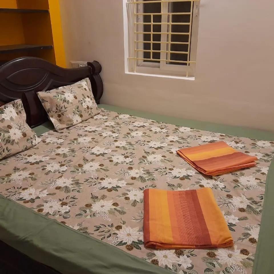 Shi'S Shambhavi Homestay -On The Way To Isha, Maruthamalai Coimbatore Eksteriør billede
